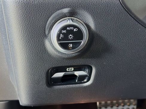 Used 2024 Mercedes-Benz C 300 4MATIC Sedan image 10
