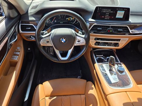 Used 2019 BMW 750i xDrive w/ Executive Package image 12