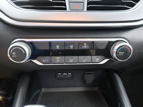 Used 2025 Nissan Altima 2.5 SR image 13