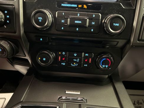 Used 2018 Ford F150 XLT w/ Equipment Group 302A Luxury image 19