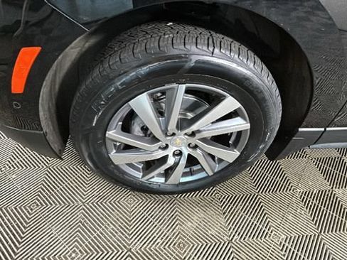 Used 2023 Chevrolet Equinox Premier AWD/4WD image 9