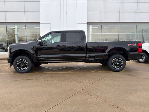 New 2026 Ford F250 Platinum w/ FX4 Off-Road Package image 2