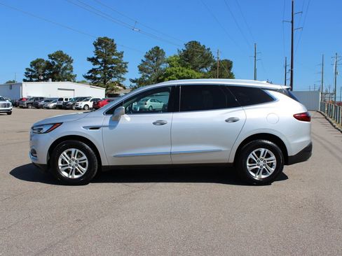Used 2020 Buick Enclave Essence AWD/4WD image 3