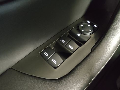 Used 2024 Chevrolet Blazer LT w/ Convenience Package FWD image 27