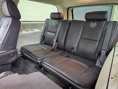 Used 2013 Cadillac Escalade ESV Platinum RWD image 27