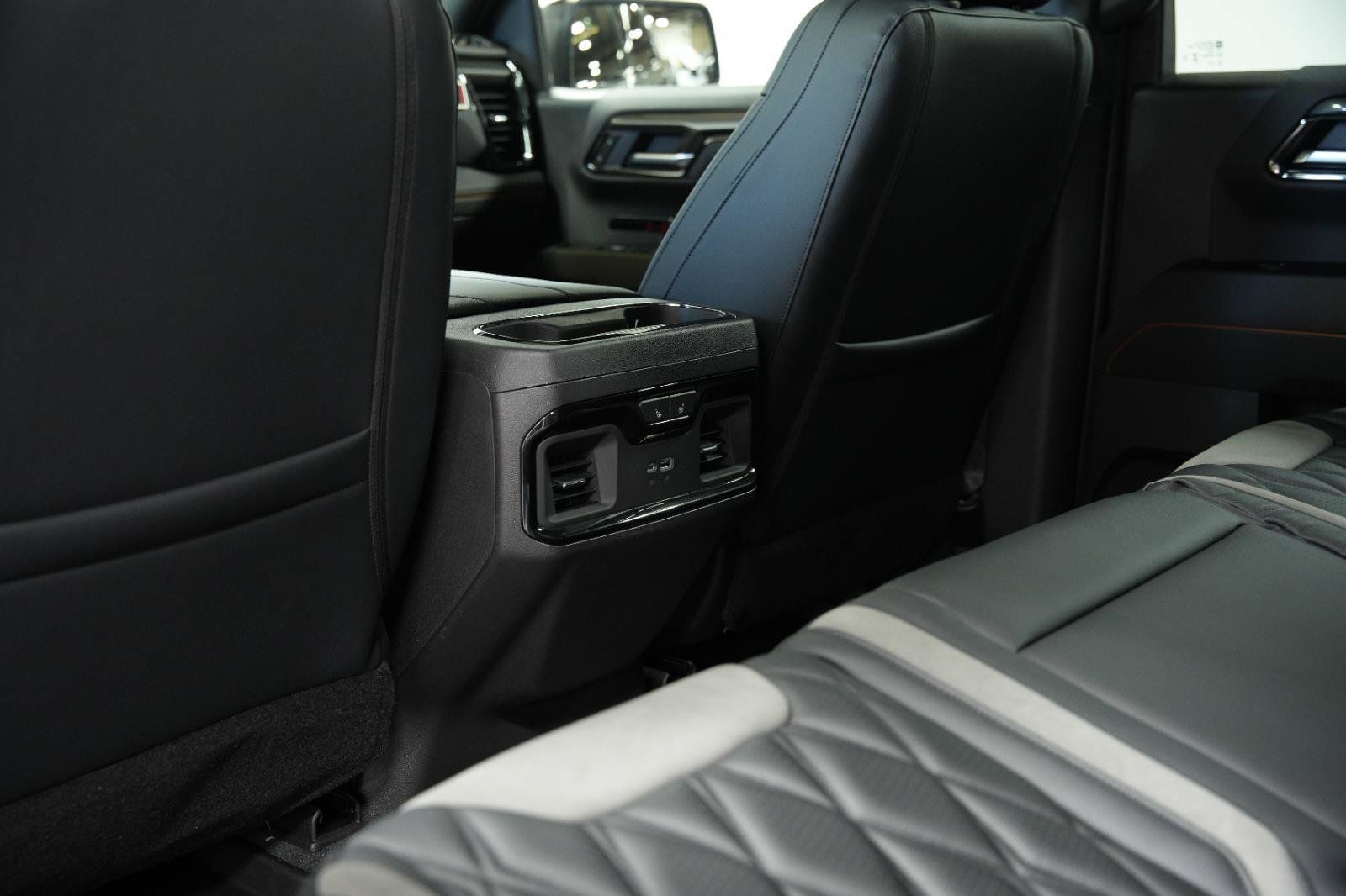 New 2026 GMC Sierra 1500 AT4 w/ AT4 Premium Package AWD/4WD image 25