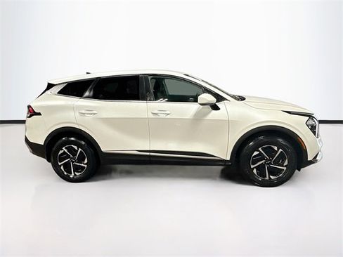 Used 2023 Kia Sportage LX image 8