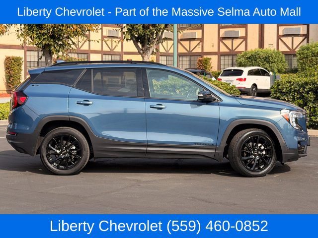 Used 2024 GMC Terrain SLT w/ Infotainment Package II AWD/4WD image 4