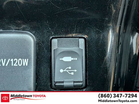 Used 2017 Toyota Prius Prime Premium FWD image 27