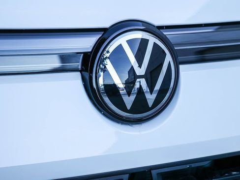 New 2026 Volkswagen Tiguan SE image 15