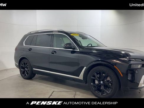 Used 2023 BMW X7 xDrive40i w/ Premium Package image 2