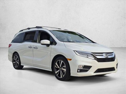 Used 2018 Honda Odyssey Elite image 3