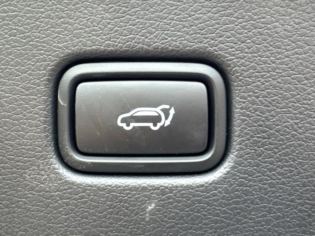 Used 2025 Hyundai Palisade SEL FWD image 22