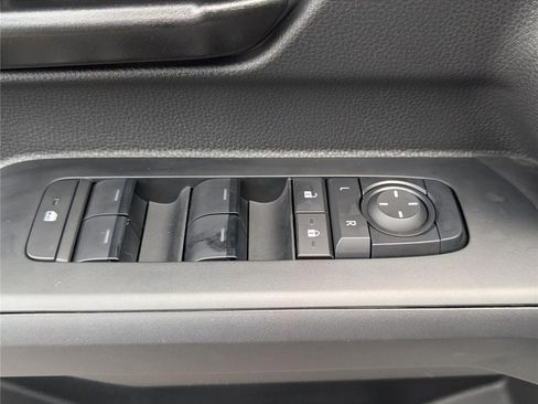 Used 2024 Toyota Tacoma SR5 AWD/4WD image 18