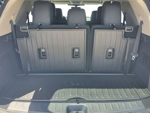 New 2025 Nissan Pathfinder SL w/ Black Appearance Package image 12