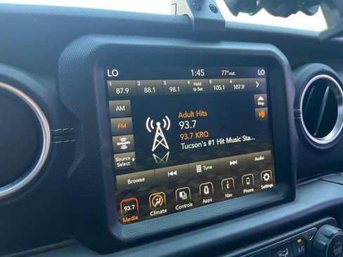 Used 2021 Jeep Wrangler Unlimited Sahara w/ Safety Group AWD/4WD image 22