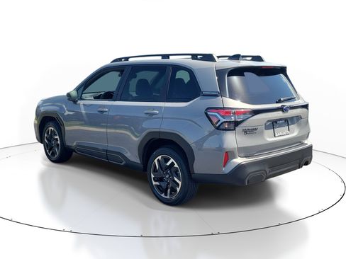 Used 2025 Subaru Forester Limited AWD/4WD image 4