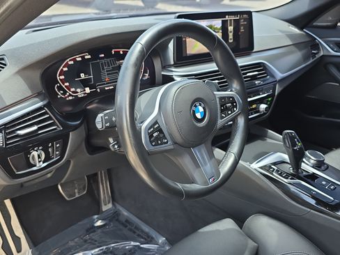Used 2023 BMW 530i w/ M Sport Package RWD image 21