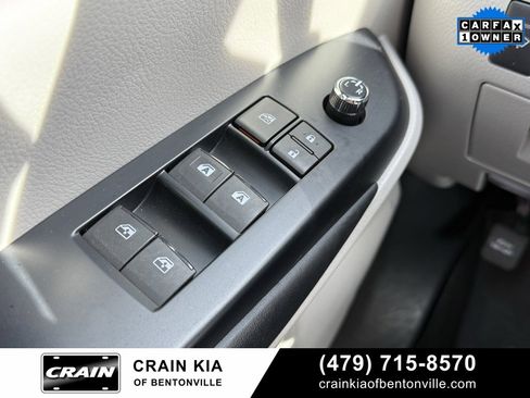 Used 2017 Toyota Highlander XLE image 11