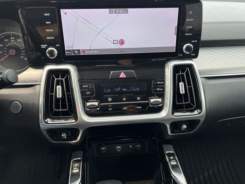 Used 2021 Kia Sorento SX AWD/4WD image 23