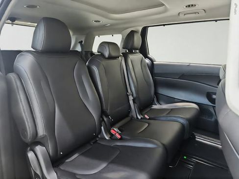 Certified 2026 Kia Carnival SX w/ SX Dark Edition Package FWD image 28