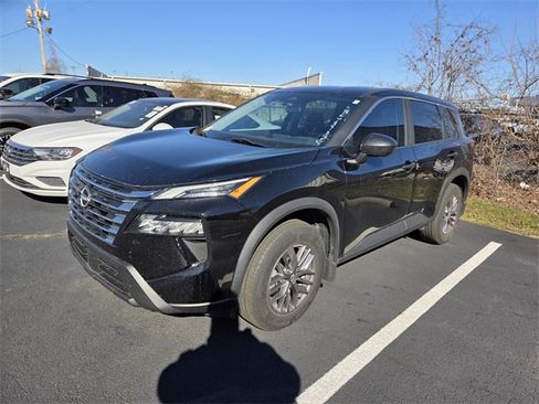 Certified 2024 Nissan Rogue S image 10