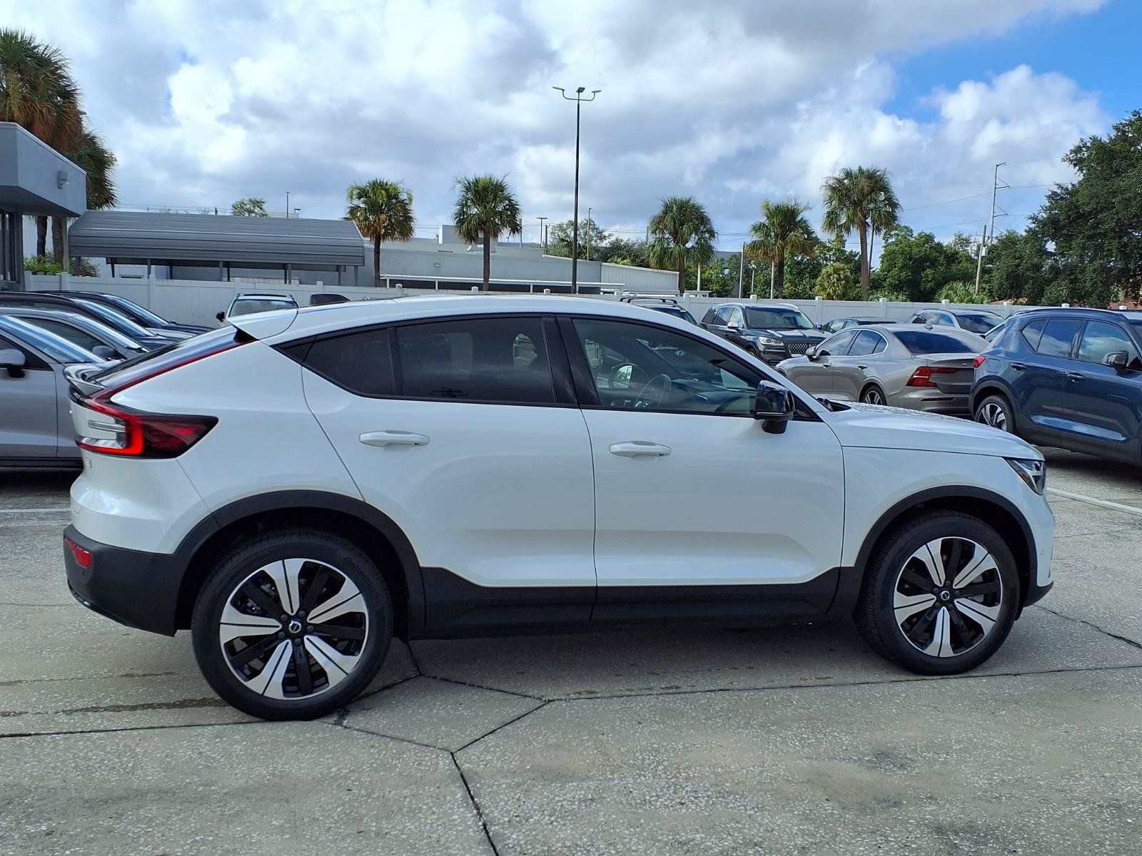 Certified 2023 Volvo C40 P8 Recharge Plus AWD/4WD image 8