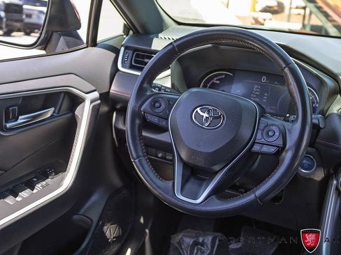 Used 2022 Toyota RAV4 SE w/ Weather & Moonroof Package AWD/4WD image 34
