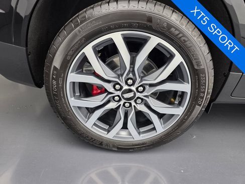 Used 2024 Cadillac XT5 Sportv w/ Technology Package AWD/4WD image 17