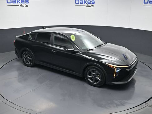 Certified 2025 Kia K4 FWD image 44