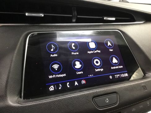 Used 2019 Cadillac XT4 Luxury w/ Cold Weather Package AWD/4WD image 11