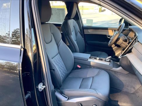 New 2026 Volvo XC90 B5 Plus w/ Protection Package image 32