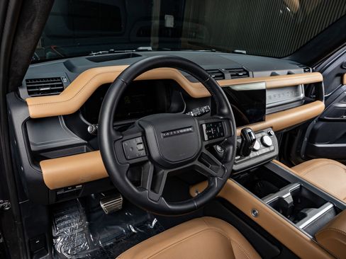 Used 2025 Land Rover Defender 130 X image 19