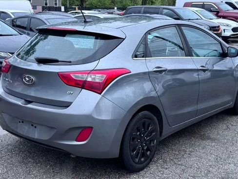 Used 2017 Hyundai Elantra GT FWD image 5