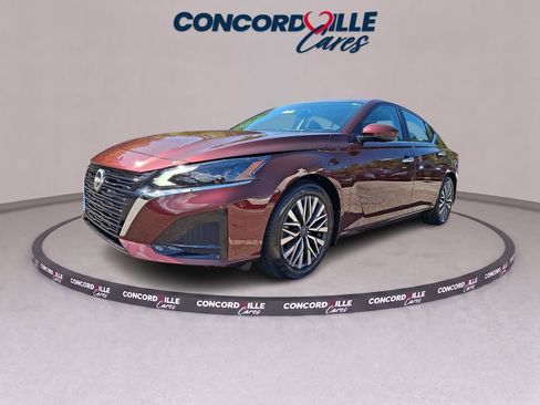 Certified 2024 Nissan Altima 2.5 SV w/ SV Premium Package FWD image 4