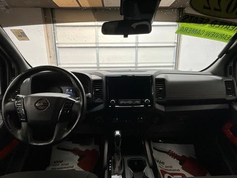 Used 2022 Nissan Frontier PRO-4X AWD/4WD image 3