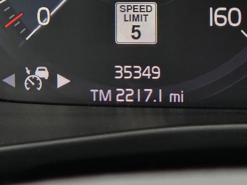 Used 2019 Volvo XC40 T5 R-Design AWD/4WD image 41