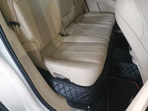 Used 2020 Bentley Bentayga AWD/4WD image 33