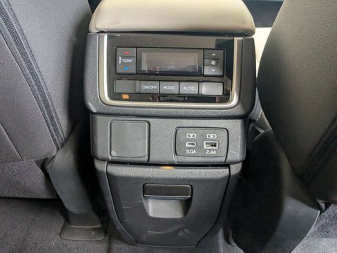Used 2024 Subaru Ascent Premium w/ Convenience Package AWD/4WD image 21