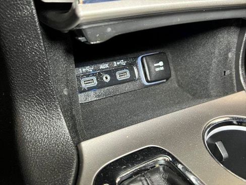 Certified 2020 Jeep Grand Cherokee Laredo image 45