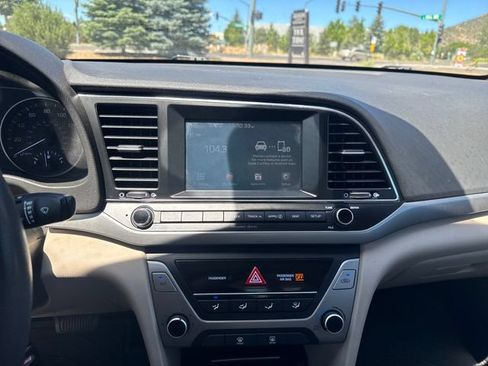 Used 2018 Hyundai Elantra SEL FWD image 18