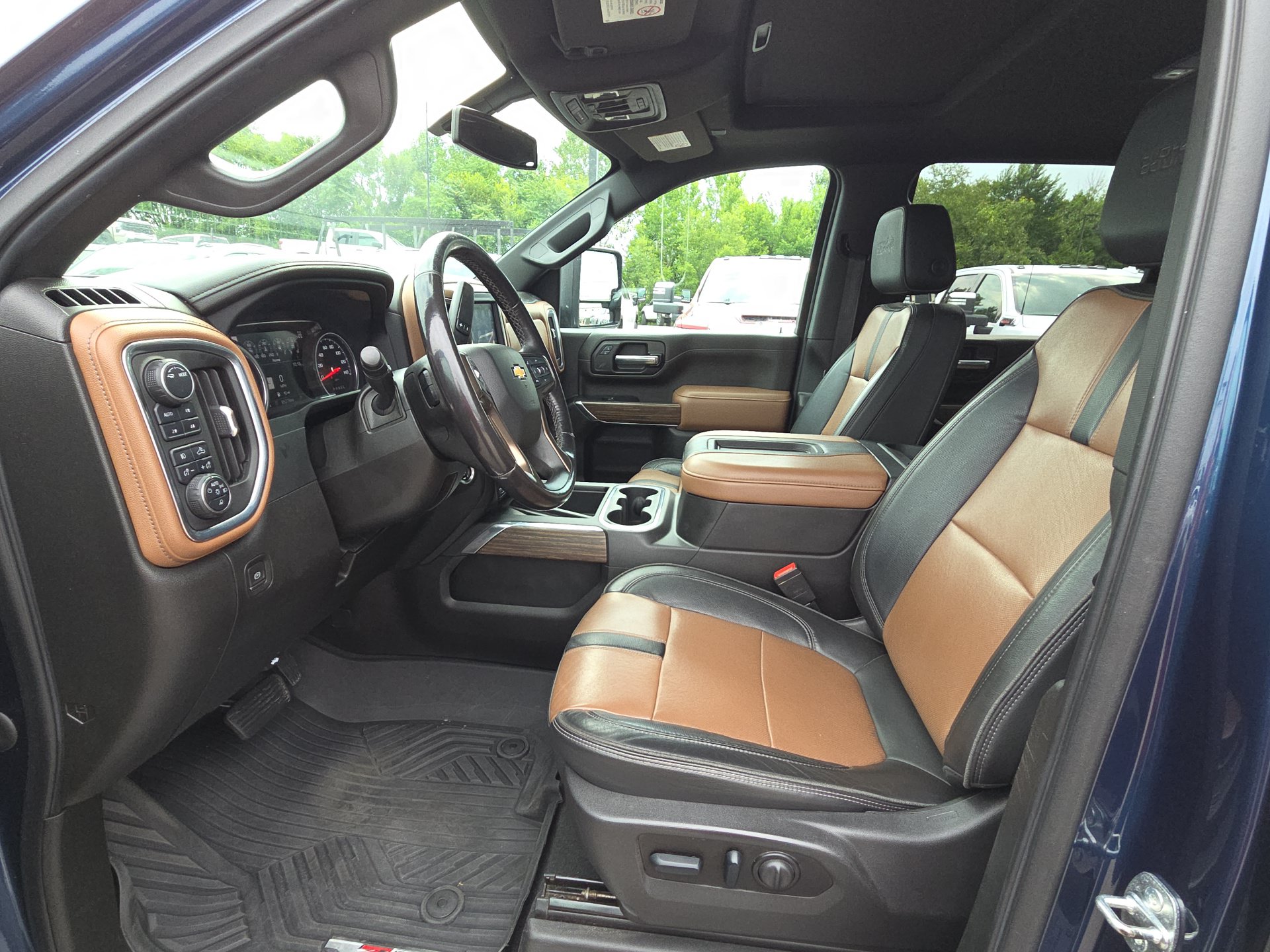 Used 2022 Chevrolet Silverado 2500 High Country AWD/4WD image 17