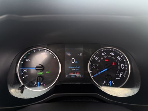 Used 2021 Toyota RAV4 LE AWD/4WD image 37
