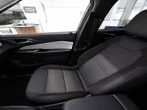 Used 2026 Chevrolet Trax LT FWD image 19