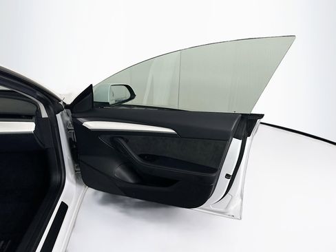 Used 2023 Tesla Model 3 Standard Range image 30