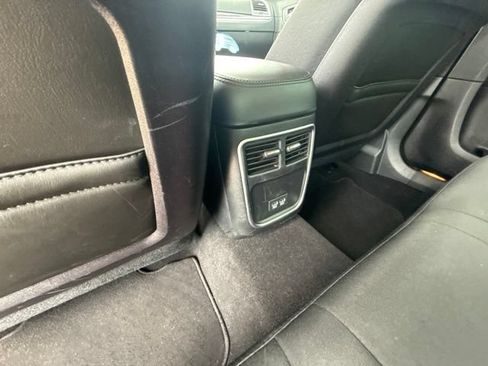 Used 2019 Chrysler 300 Touring w/ Chrome Appearance Package RWD image 30