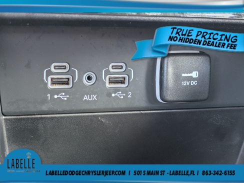 Used 2024 Jeep Grand Cherokee Laredo AWD/4WD image 28