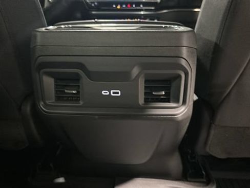 Used 2025 Chevrolet Silverado 1500 LT AWD/4WD image 30