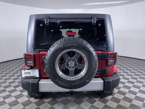 Used 2012 Jeep Wrangler Unlimited Sahara w/ Connectivity Group image 21
