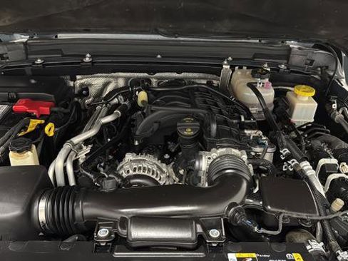 Used 2024 Jeep Gladiator Mojave w/ Technology Group AWD/4WD image 28